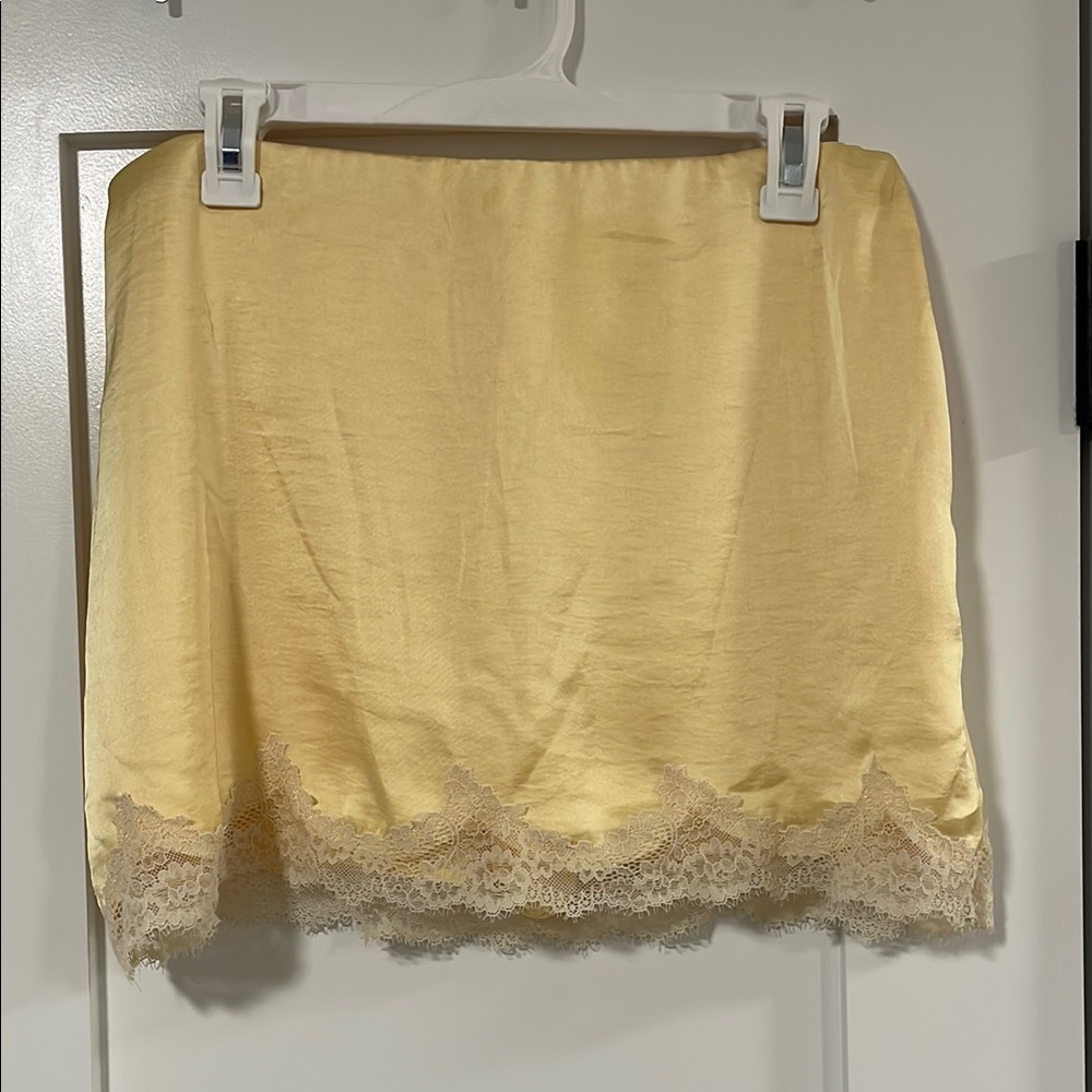 Abercrombie yellow lace mini skirt